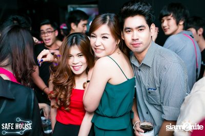 Red and White Christmas Party — photo 139