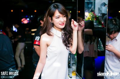 Red and White Christmas Party — photo 208