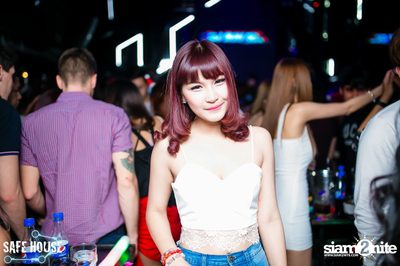Red and White Christmas Party — photo 164