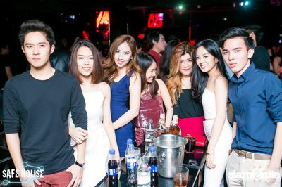 Red and White Christmas Party — photo 156