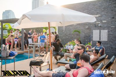 WET POOL PARTY with Tall Sasha — photo 5