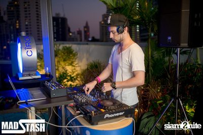 GET PHYSICAL POOL PARTY - Feel Me In Eden — photo 121
