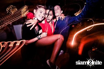 SUK 11 CLUB CRAWL — photo 1
