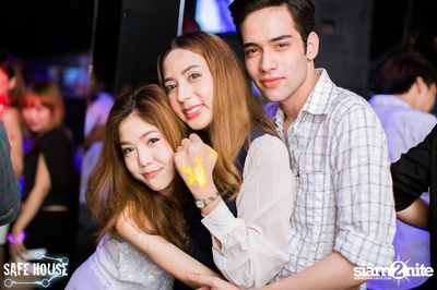 AE Tubbies pres. Single Light - Blacklight Neon Party — photo 56