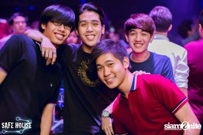 AE Tubbies pres. Single Light - Blacklight Neon Party — photo 17