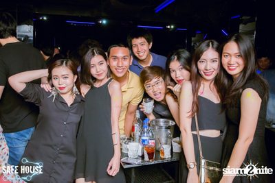 AE Tubbies pres. Single Light - Blacklight Neon Party — photo 102