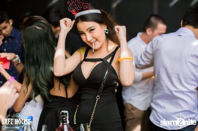 AE Tubbies pres. Single Light - Blacklight Neon Party — photo 54
