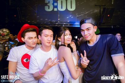 AE Tubbies pres. Single Light - Blacklight Neon Party — photo 94