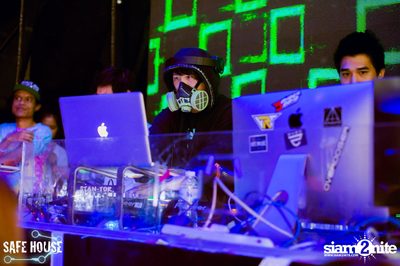 AE Tubbies pres. Single Light - Blacklight Neon Party — photo 93