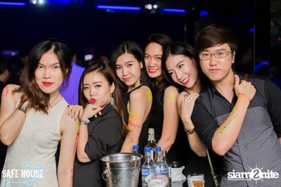 AE Tubbies pres. Single Light - Blacklight Neon Party — photo 4
