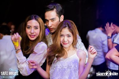 AE Tubbies pres. Single Light - Blacklight Neon Party — photo 57
