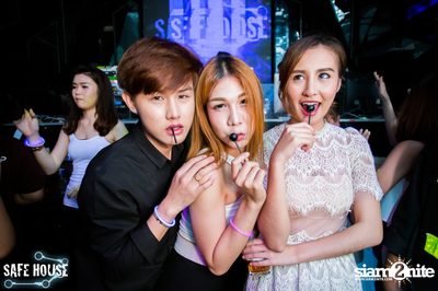 AE Tubbies pres. Single Light - Blacklight Neon Party — photo 99