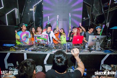 AE Tubbies pres. Single Light - Blacklight Neon Party — photo 73