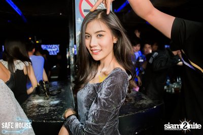 AE Tubbies pres. Single Light - Blacklight Neon Party — photo 101