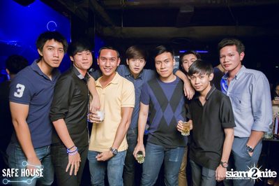 AE Tubbies pres. Single Light - Blacklight Neon Party — photo 18