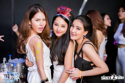 AE Tubbies pres. Single Light - Blacklight Neon Party — photo 79
