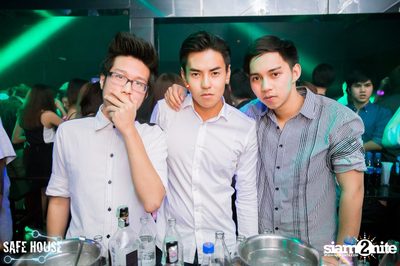 AE Tubbies pres. Single Light - Blacklight Neon Party — photo 33