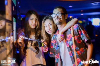 AE Tubbies pres. Single Light - Blacklight Neon Party — photo 38