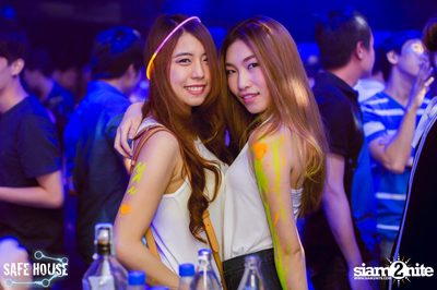 AE Tubbies pres. Single Light - Blacklight Neon Party — photo 27