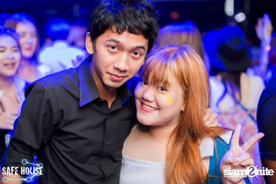 AE Tubbies pres. Single Light - Blacklight Neon Party — photo 61