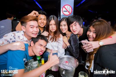 AE Tubbies pres. Single Light - Blacklight Neon Party — photo 100