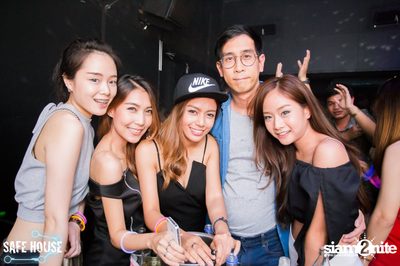 AE Tubbies pres. Single Light - Blacklight Neon Party — photo 106