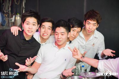AE Tubbies pres. Single Light - Blacklight Neon Party — photo 92