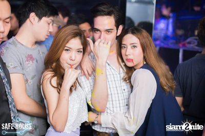 AE Tubbies pres. Single Light - Blacklight Neon Party — photo 82