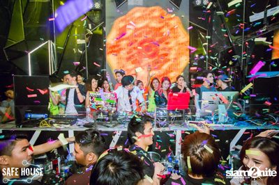 AE Tubbies pres. Single Light - Blacklight Neon Party — photo 75