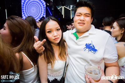 AE Tubbies pres. Single Light - Blacklight Neon Party — photo 69