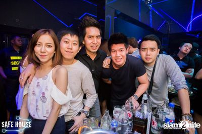 AE Tubbies pres. Single Light - Blacklight Neon Party — photo 111