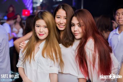 AE Tubbies pres. Single Light - Blacklight Neon Party — photo 22