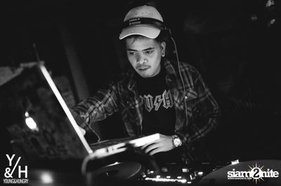 YOUNG & HUNGRY pres. HOOD PARADISE — photo 2