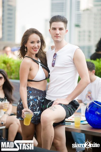 GET PHYSICAL Pool & Art Party — photo 36