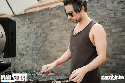 GET PHYSICAL Pool & Art Party — photo 9