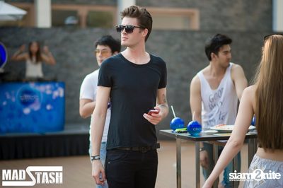 GET PHYSICAL Pool & Art Party — photo 48