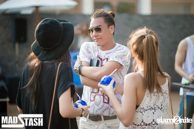 GET PHYSICAL Pool & Art Party — photo 45