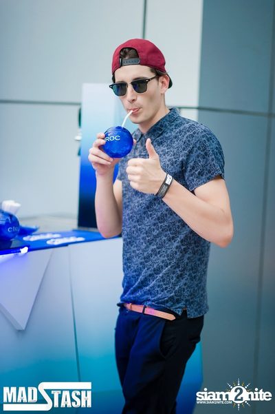 GET PHYSICAL Pool & Art Party — photo 97