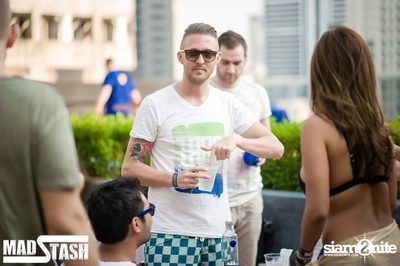 GET PHYSICAL Pool & Art Party — photo 49