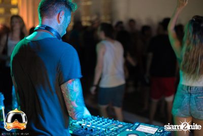 Drink Dive Duck - Bikini Pool Party 2015 at A-ONE HOTEL — photo 72
