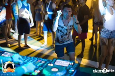 Drink Dive Duck - Bikini Pool Party 2015 at A-ONE HOTEL — photo 73