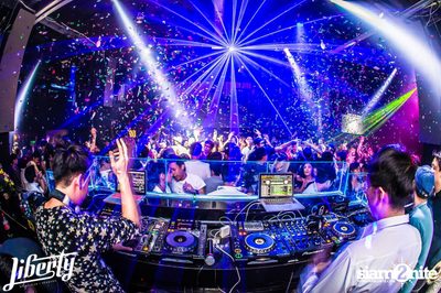Opening Party at Liberty Club, Sukhumvit Soi 55 — photo 194