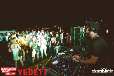 Vedett pres. Bangkok Boat Party on Chao Praya River — photo 3