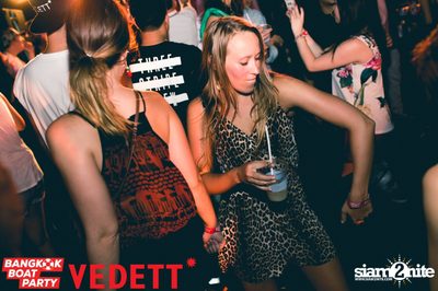 Vedett pres. Bangkok Boat Party on Chao Praya River — photo 34