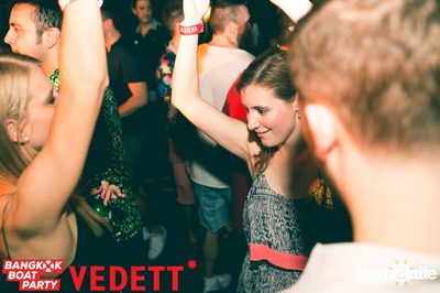 Vedett pres. Bangkok Boat Party on Chao Praya River — photo 41
