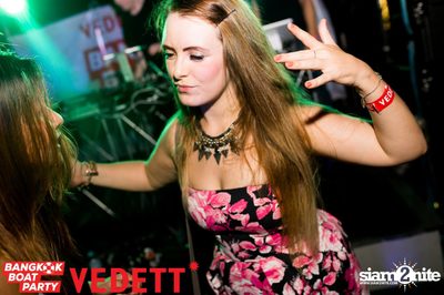 Vedett pres. Bangkok Boat Party on Chao Praya River — photo 103