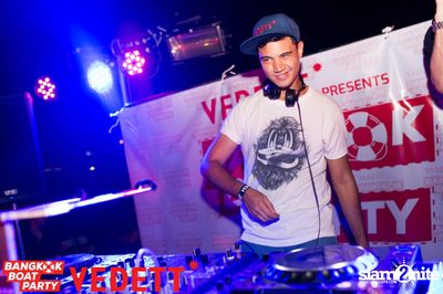 Vedett pres. Bangkok Boat Party on Chao Praya River — photo 107
