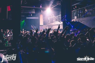 Julian Jordan at Liberty Club, Liberty Plaza Building — photo 3