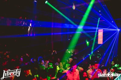 Julian Jordan at Liberty Club, Liberty Plaza Building — photo 4