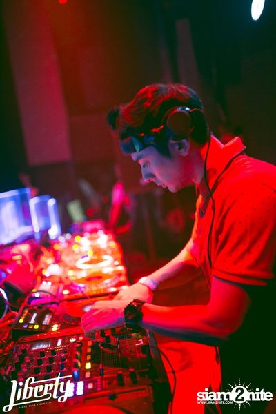 Julian Jordan at Liberty Club, Liberty Plaza Building — photo 9
